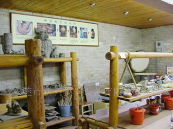 <a href='http://www.gzxiangru.cn/chanpin/55-1.html' target='1' style='font-size:18px; font-weight:bold; color:#000000;'>陶藝功能室</a>